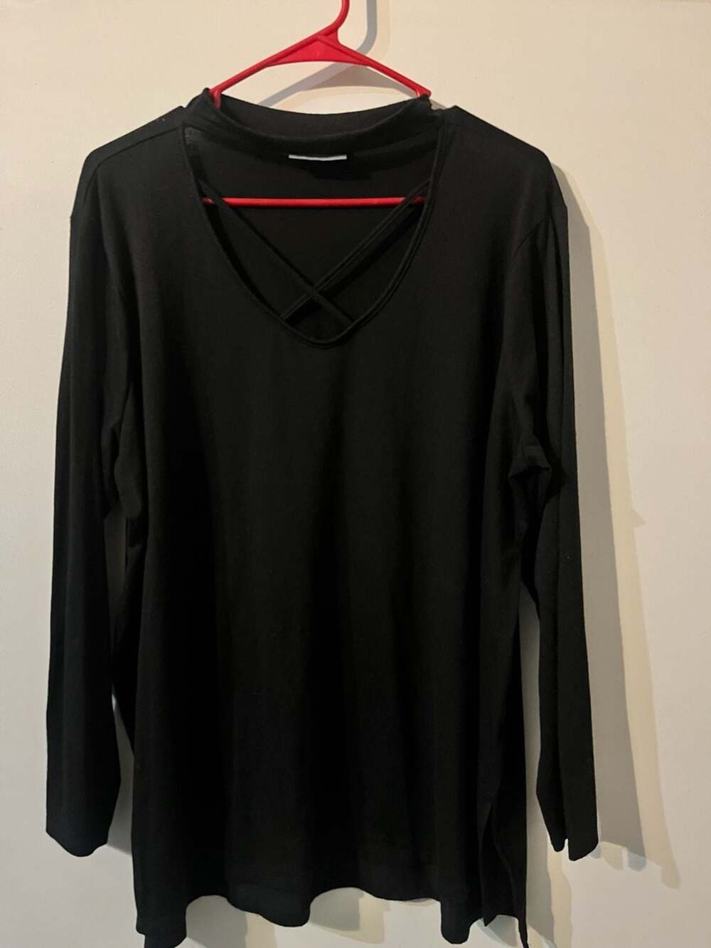 09-0165 Bobbie Brooks Plus Size Long Sleeve Crisscross V-Neck Tunic Top